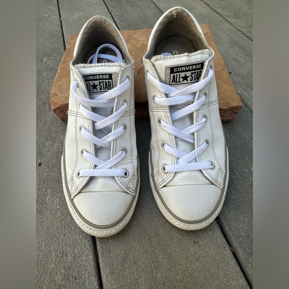CONVERSE ALL STAR 654220C White Leather Sneakers Women’s Junior Size 6